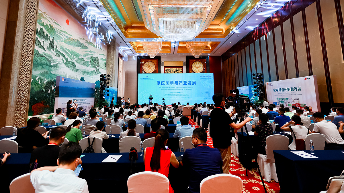 3聚会现场2.jpg 3聚会现场2.jpg